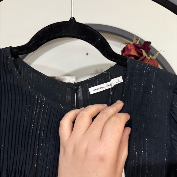 Unsubscribed silk black and silver long sleeve flowy pleated lined blouse - Picture 6 of 8